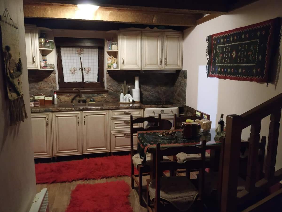 Παραδοσιακή Πέτρινη Κατοικία Στην Βλάχα Ελάτης Exterior photo
