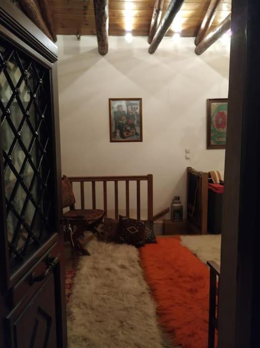 Παραδοσιακή Πέτρινη Κατοικία Στην Βλάχα Ελάτης Exterior photo
